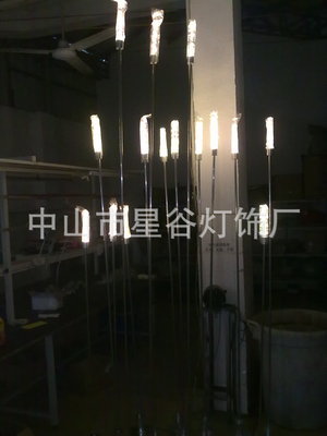 打造夢(mèng)幻水上景觀 星谷燈飾廠定制防水蘆葦燈與光纖燈的完美結(jié)合